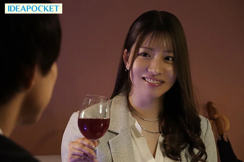 FANZA/ファンザエロ『セクシー女優館』でオススメしている綺麗でセクシーな女性のひなの花音の画像